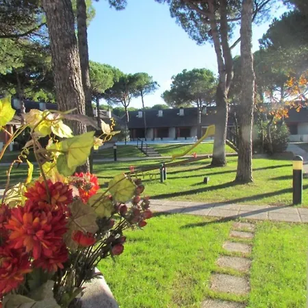 Daire Colorful With Patio Bibione